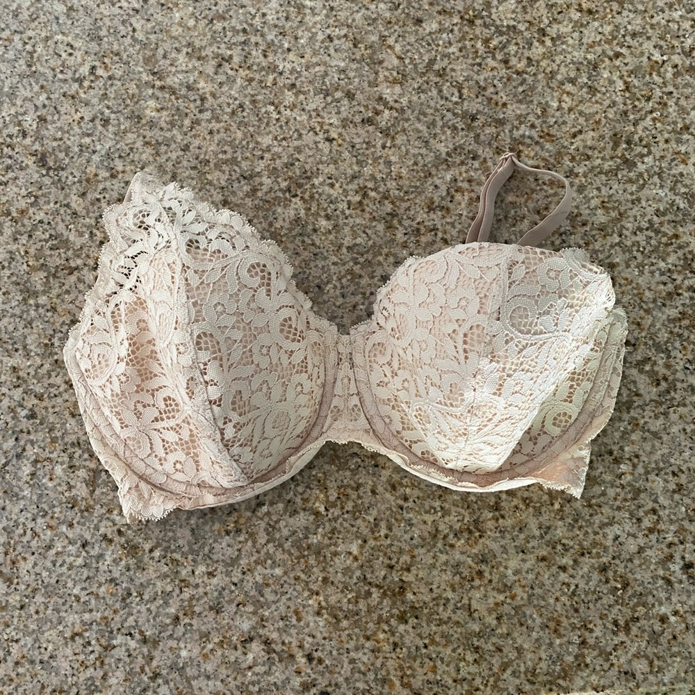 Victorias Secret lined Demi bra 34DDD NWOT.